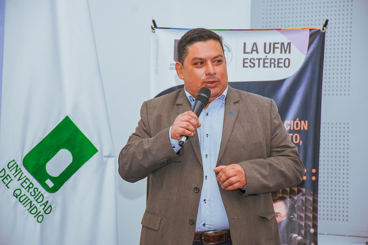 Orgullo Uniquindiano: Alejandro Herrera, director de La UFM, recibirá esta noche el Cafeto de Oro