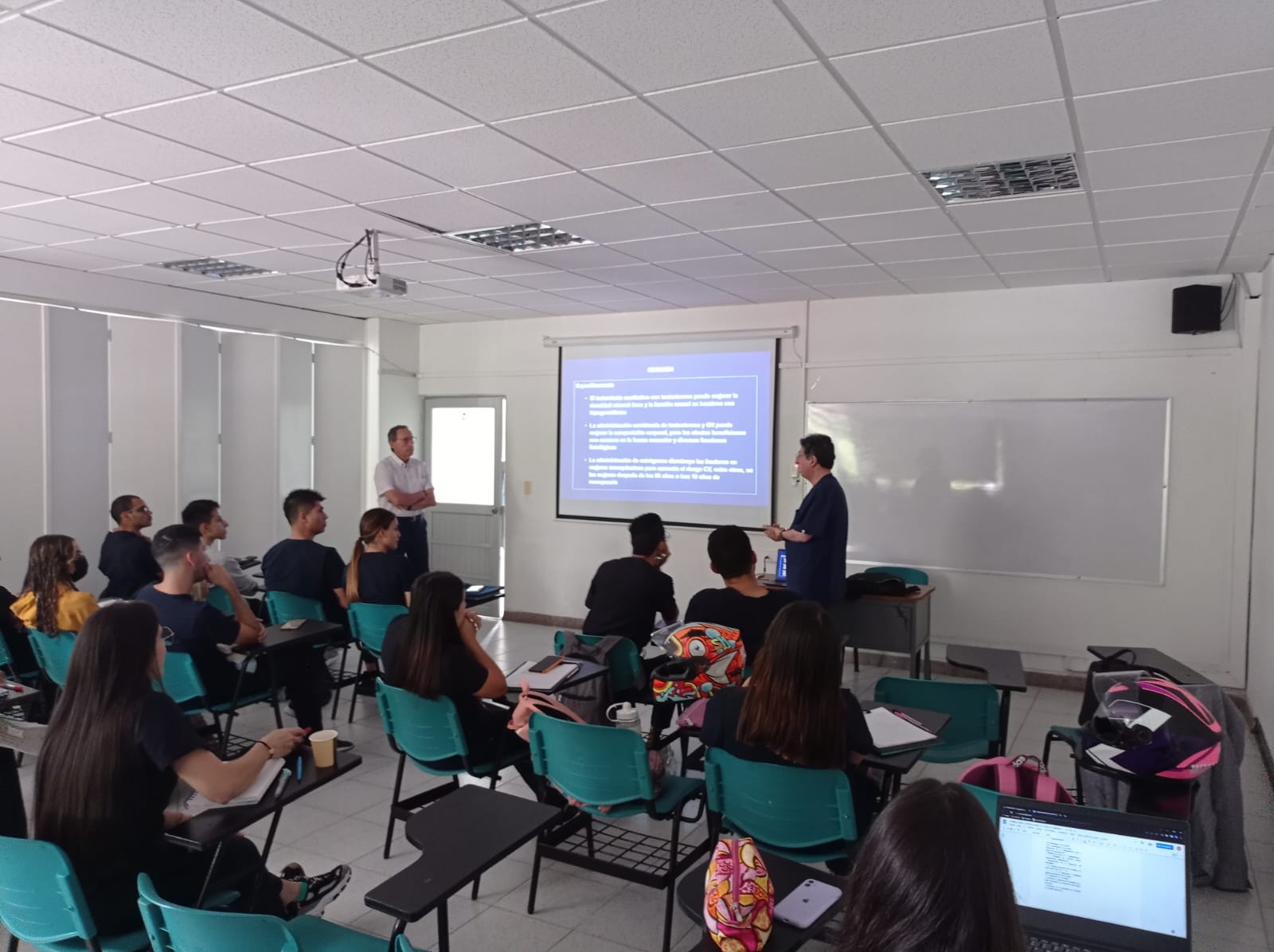 Facultad de Ciencias de la Salud en permanente actualización de conocimientos Facultad de Ciencias de la Salud en permanente actualización de conocimientos