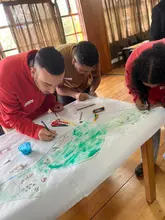 Jaime Andrés Morales Morales y Juan José Ramírez Londoño, estudiantes uniquindianps en Perú, durante su estancia en la escuela Pukllasunchis