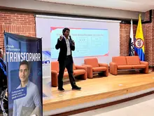 Liderazgo uniquindiano: Juan Pablo Pinto y Manuela Ávila presentaron ponencias sobre modelos y rutas de internacionalización