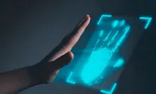 Graduado uniquindiano, candidato a doctor, trabaja en la consolidación de un nuevo sistema de verificación biométrica en Chile