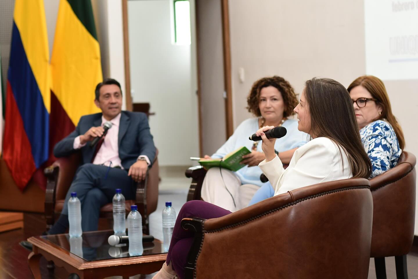 Equidad y género en la investigación: una discusión necesaria Equidad y género en la investigación: una discusión necesaria