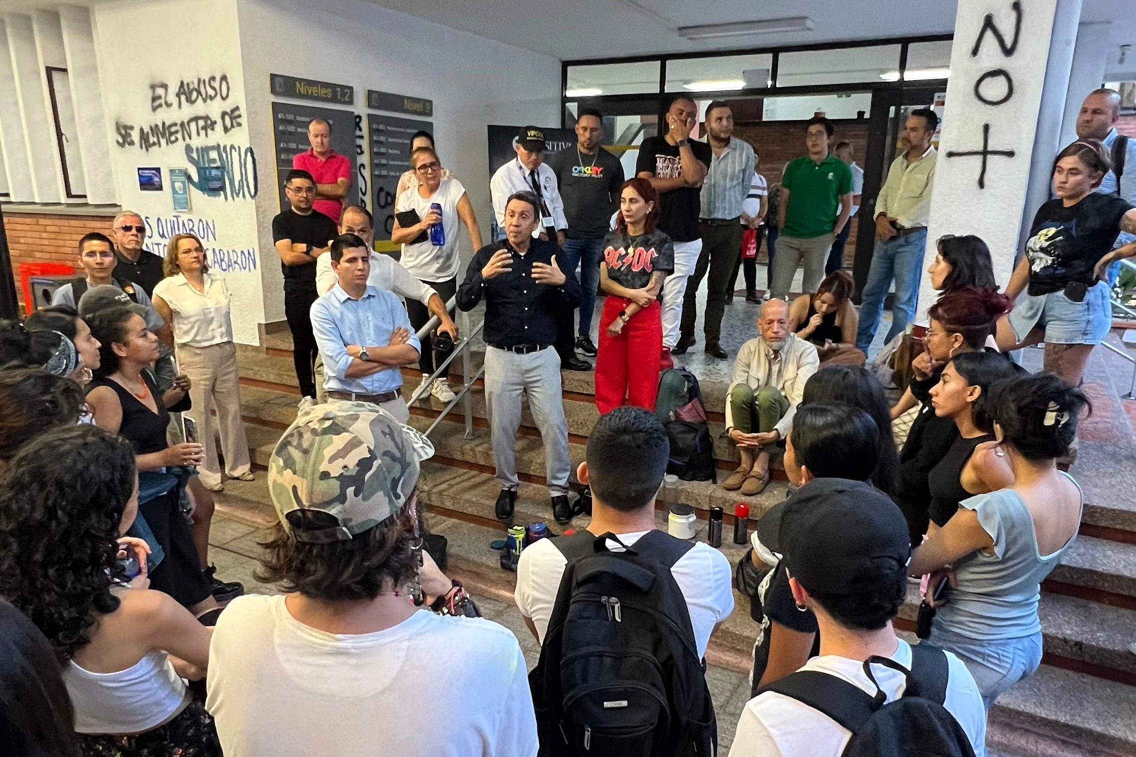 Política de equidad de género, diversidades, educación inclusiva y no discriminación de la UQ Política de equidad de género, diversidades, educación inclusiva y no discriminación de la UQ