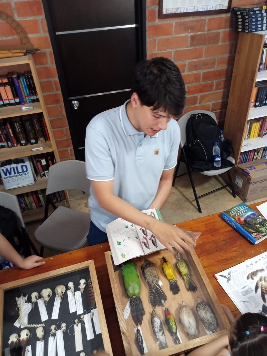 Promoviendo la investigación: el Herbario y la colección Ornitológica de la UQ participaron en feria de la ciencia en Roldanillo Promoviendo la investigación: el Herbario y la colección Ornitológica de la UQ participaron en feria de la ciencia en Roldanillo