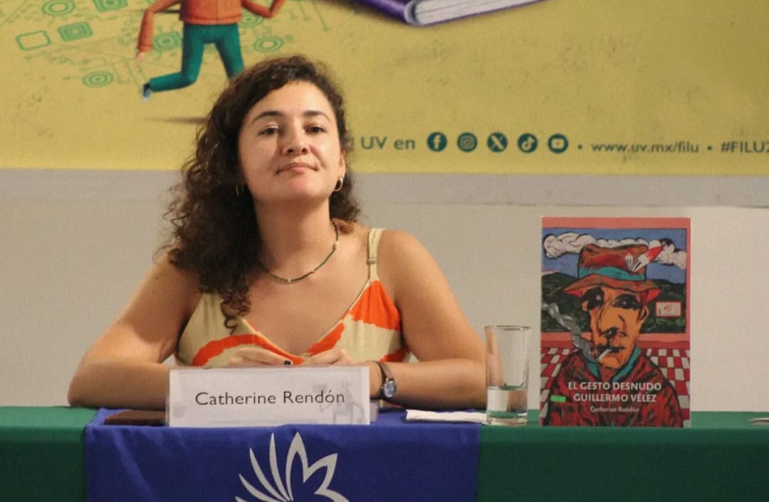 Catherine Rendón, docente y graduada de la UQ, participa en la Feria Internacional del Libro Universitario en Xalapa Catherine Rendón, docente y graduada de la UQ, participa en la Feria Internacional del Libro Universitario en Xalapa